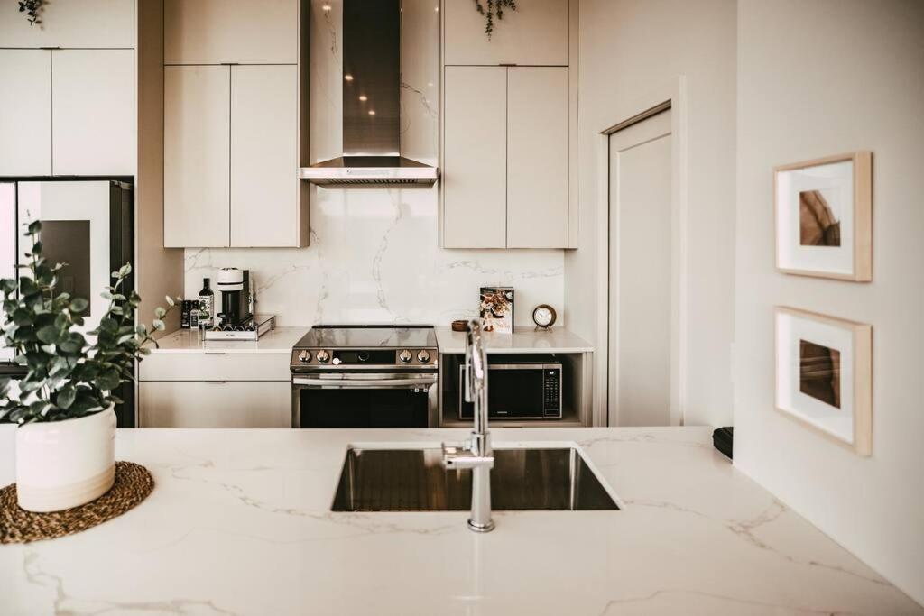 New Luxury 2Br Penthouse Apt In Central Halifax Exterior foto